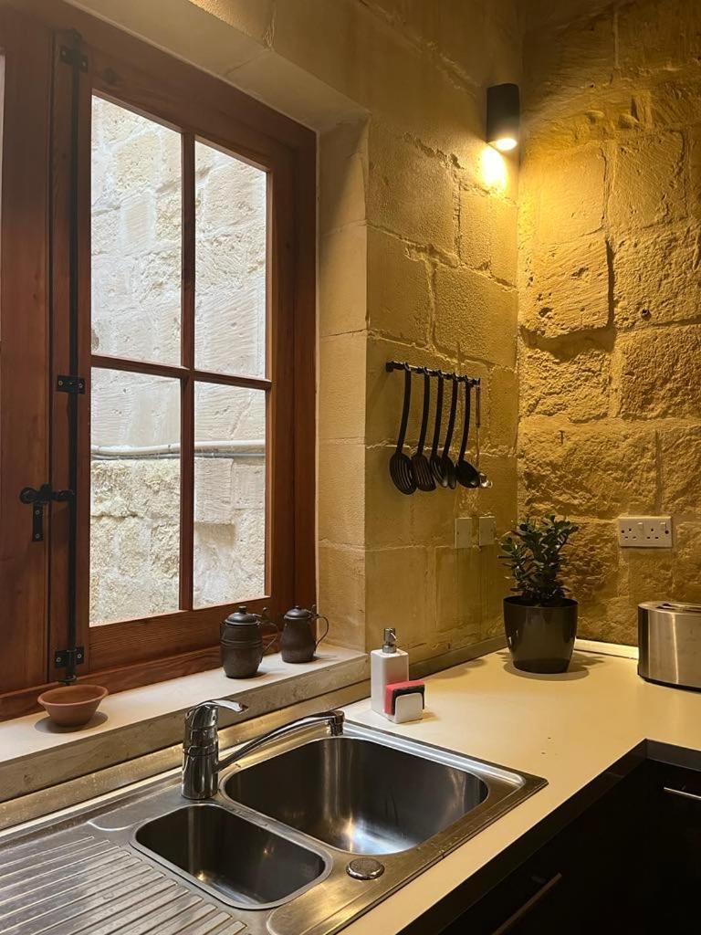 A Remarkable 500 Years Old House Of Character Senglea Ngoại thất bức ảnh